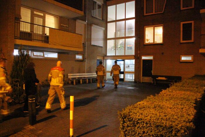 Brandweer onderzoekt vreemde lucht uit oven