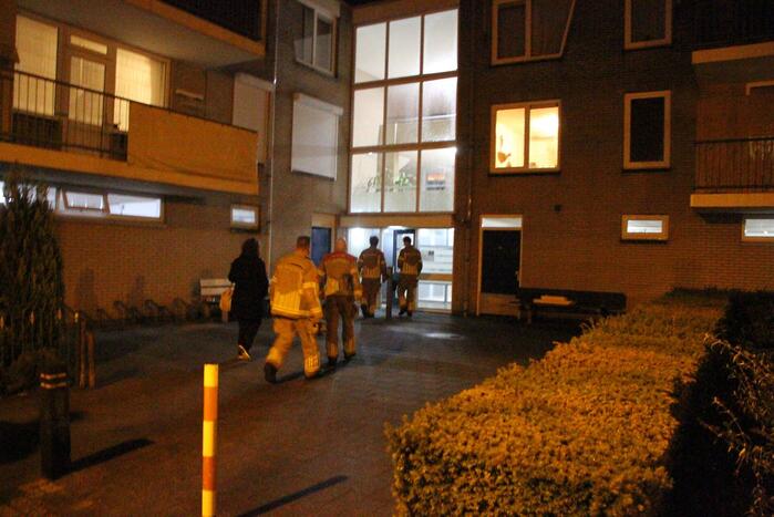 Brandweer onderzoekt vreemde lucht uit oven