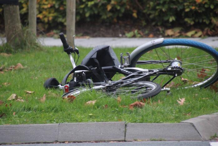 Overstekende fietser gewond bij botsing