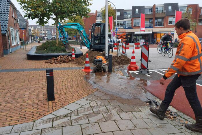 Straat afgezet door waterlekkage