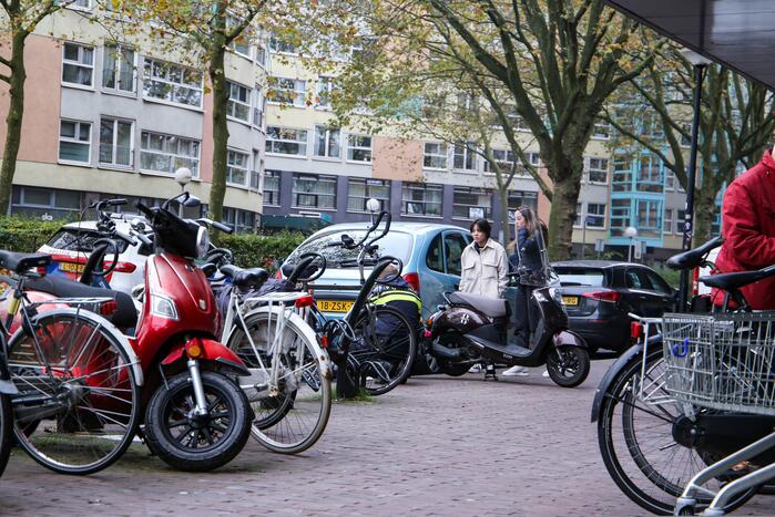 Brommerrijder en fietser botsen in Soesterkwartier