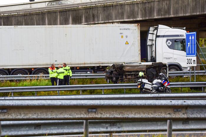 Traumahelikopter landt op snelweg voor ernstig ongeval
