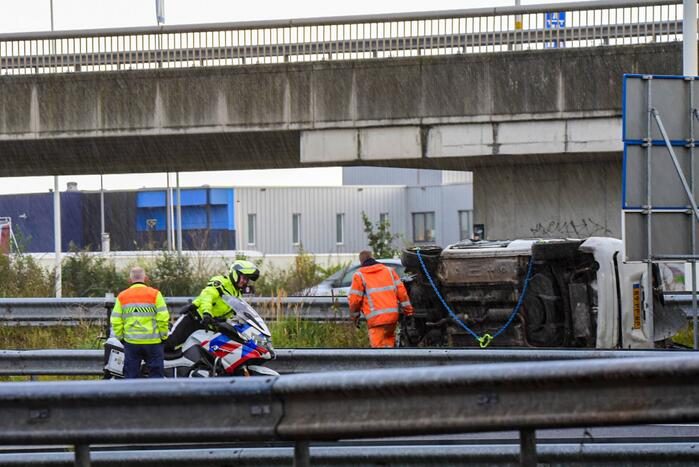 Traumahelikopter landt op snelweg voor ernstig ongeval