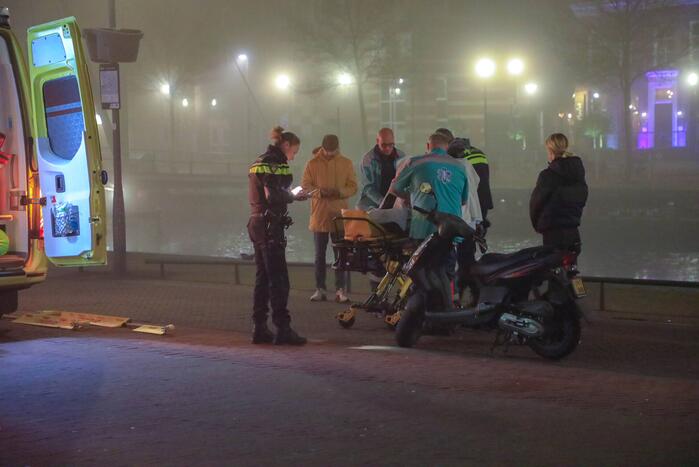 Brommerrijder gewond bij botsing met fietser