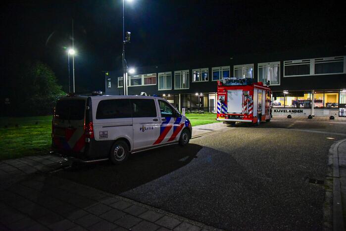 Gedetineerde steekt cel in brand