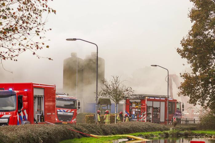 Brand in leegstaande kippenstal