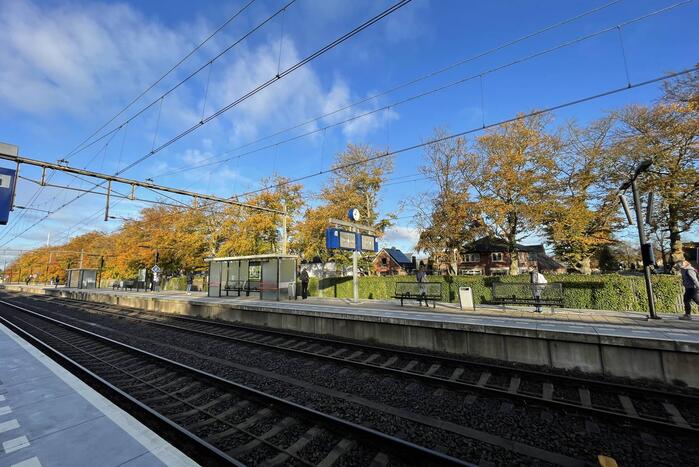 Beeldschermen van station vernield