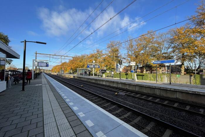 Beeldschermen van station vernield