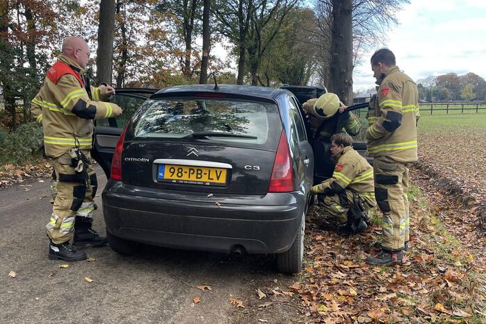 Brandlucht in auto