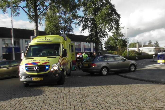 Fietser gewond bij botsing met auto