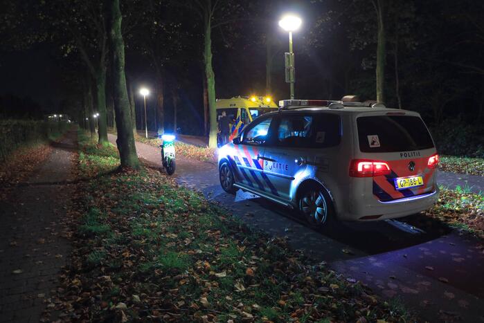 Bestuurder Go Sharing-scooter onderuit op fietspad