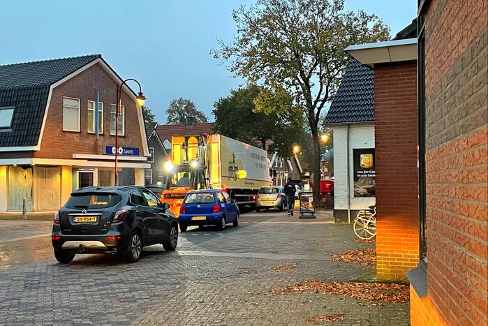 Stuuras van vrachtwagen afgebroken