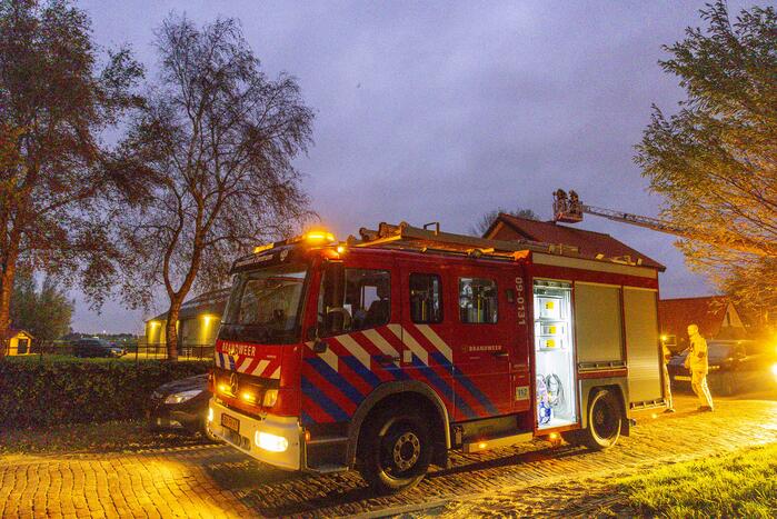 Vonken zichtbaar bij brand in schoorsteen