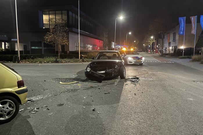 Flinke schade bij aanrijding tussen twee auto's