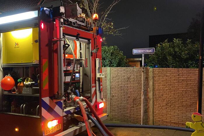 Zeer grote brand op dakterras