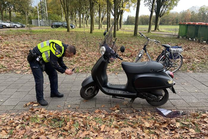 Persoon gewond na val met scooter