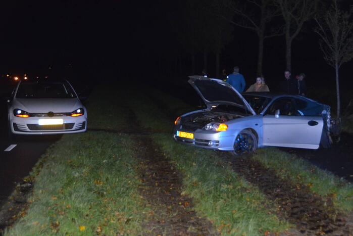 Auto raakt van de weg na uitwijkactie