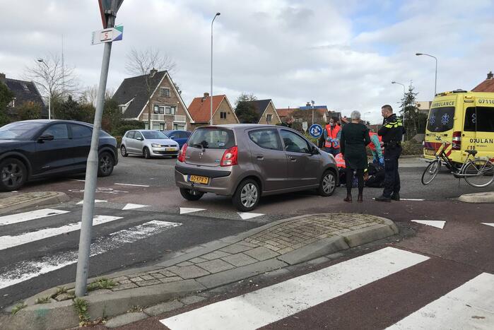 Fietser gewond bij aanrijding op rotonde