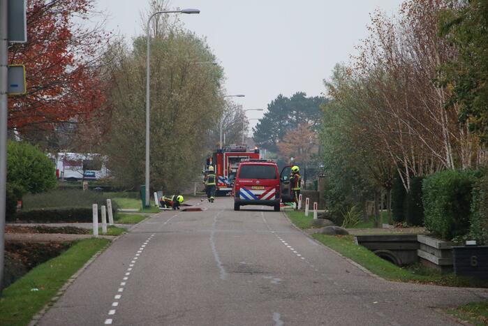 Straat afgesloten nadat gasleiding geraakt is bij werkzaamheden