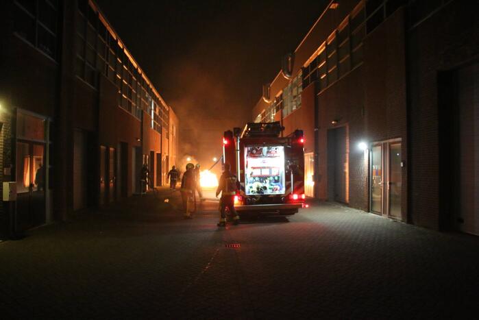 Papiercontainer in brand