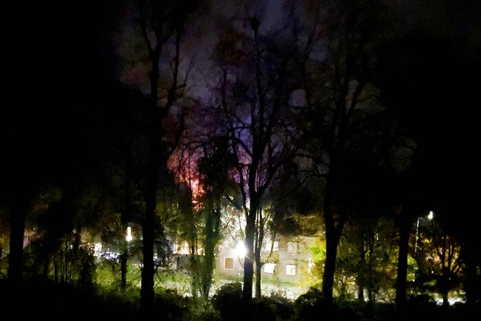 Uitslaande brand verwoest zolder van woning