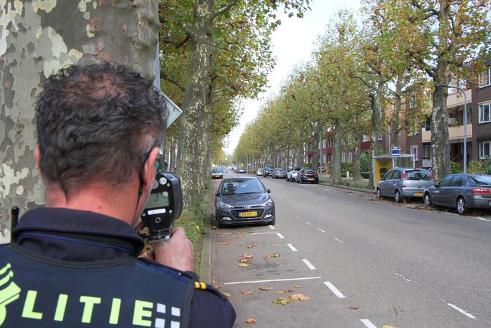 Verkeerscontrole na klachten uit buurt