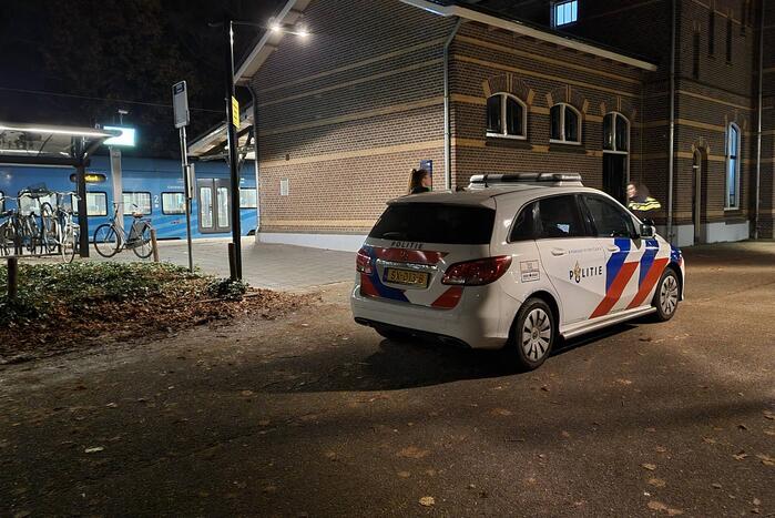 Twee aanhoudingen na overval bij treinstation