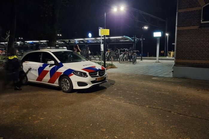 Twee aanhoudingen na overval bij treinstation