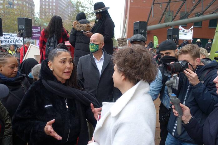 Gedupeerden toeslagenaffaire protesteren bij Belastingdienst