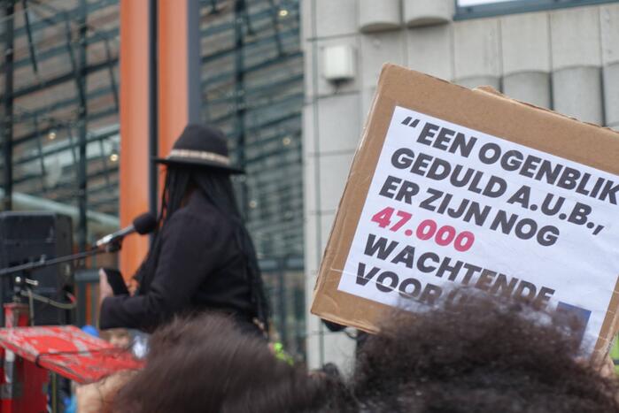 Gedupeerden toeslagenaffaire protesteren bij Belastingdienst