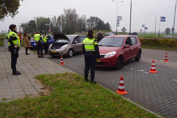 Politie houdt controle op carpoolplaats