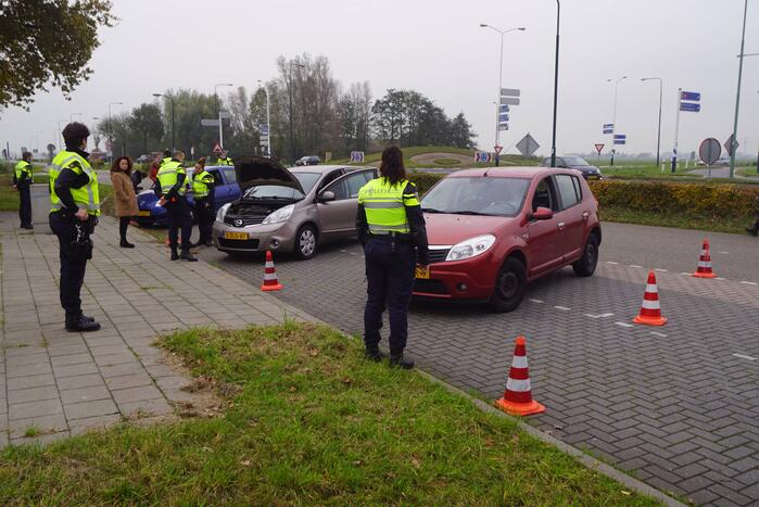 Politie houdt controle op carpoolplaats