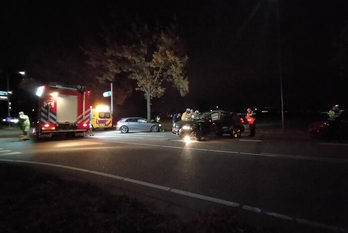 Veel schade na ongeval op kruising