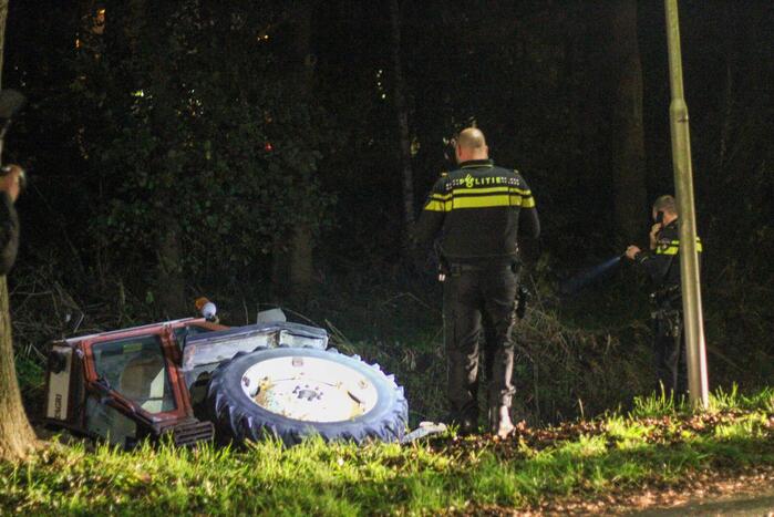 Tractor belandt in sloot