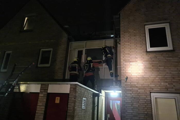 Slotenmaker opent deur voor brandweer