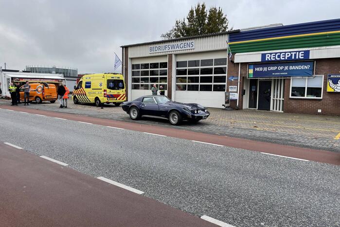 Gewonde bij botsing tussen busje en oldtimer