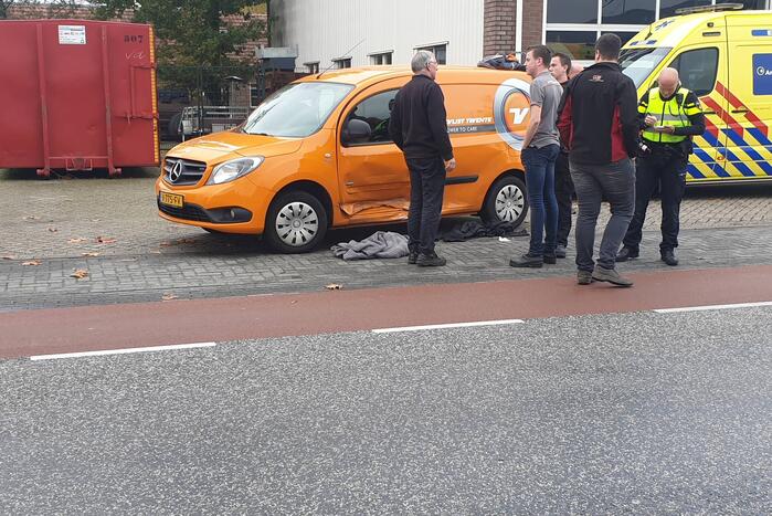 Gewonde bij botsing tussen busje en oldtimer