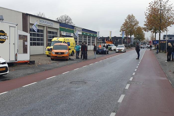 Gewonde bij botsing tussen busje en oldtimer