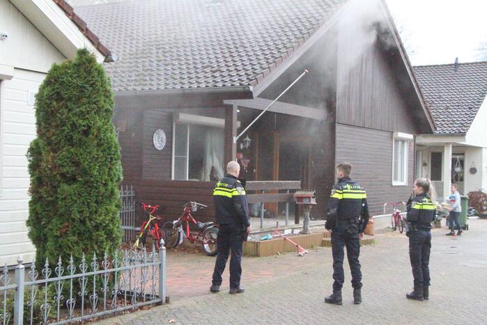 Veel rook door brand in chalet