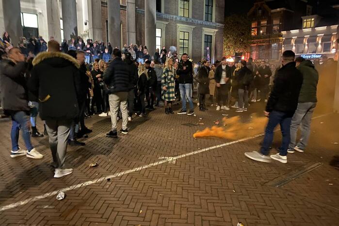 Honderden kroeggangers op straat door sluiting kroegen