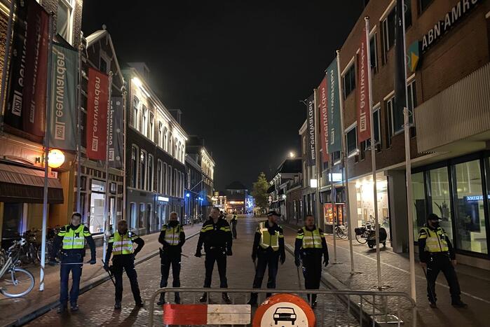 Honderden kroeggangers op straat door sluiting kroegen