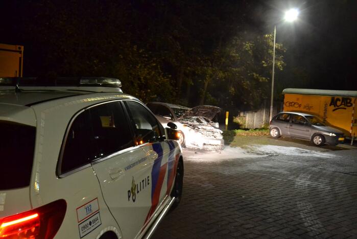 Schade aan personenauto door brand