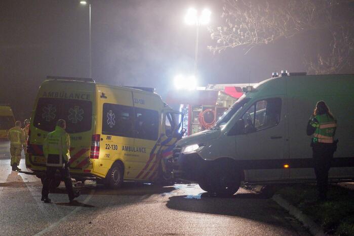 Drie slachtoffers overleden door ongeval tussen ambulance en personenauto