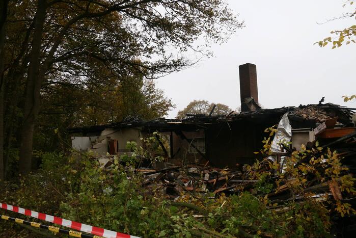 Enorme schade bij brand in voormalig clubhuis