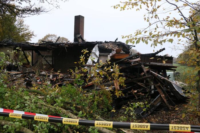 Enorme schade bij brand in voormalig clubhuis