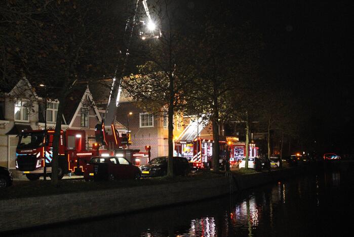 Flinke rookontwikkeling door brand in woning