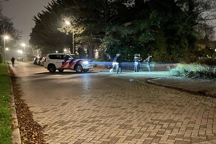 Politie doet onderzoek door incident bij woning