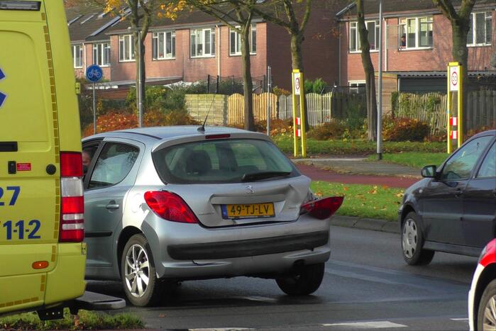Twee auto's betrokken bij kop-staartbotsing