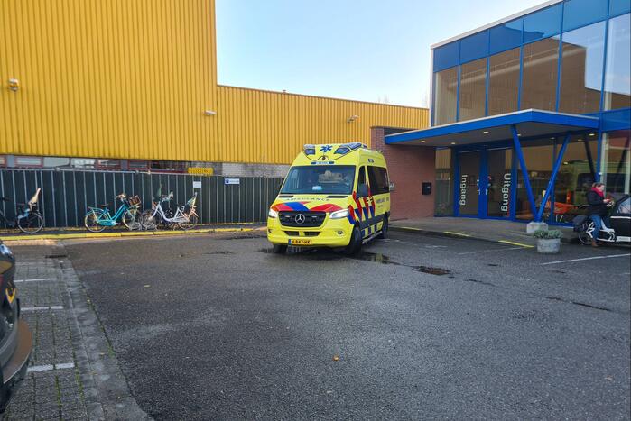 Kind bij binnenspeeltuin Ballorig overgebracht naar het ziekenhuis