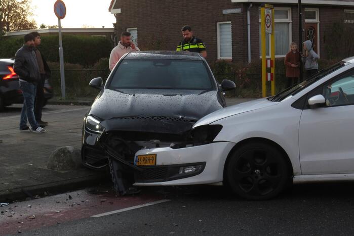 Flinke schade aan personenauto's door ongeval